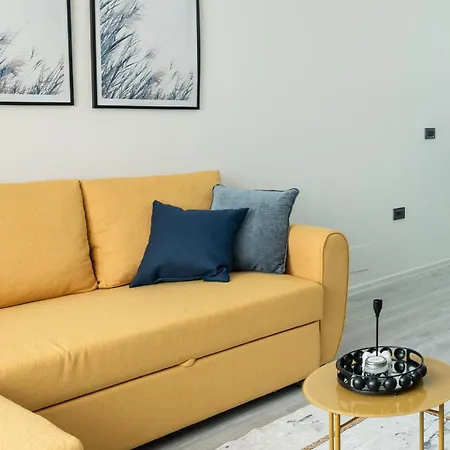 Elrea Living 2 1br With Dajti & Skyline View Tirana