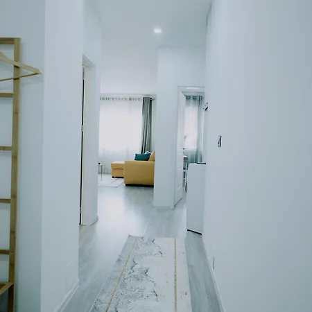 Elrea Living 2 1br With Dajti & Skyline View Lejlighed Tirana